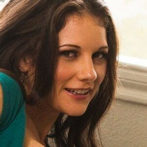 ⭐️ Mandy Flores .